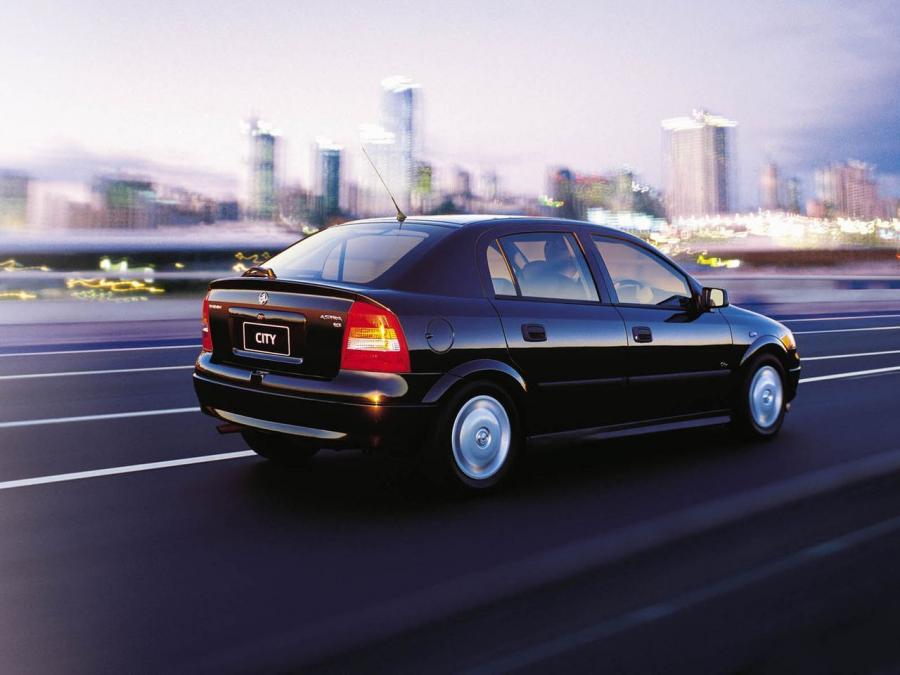  Holden Astra 5-Door 1998 года  (фото 3 из 3)